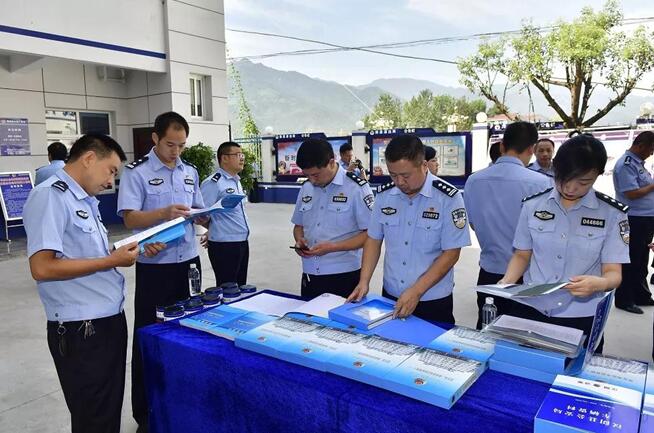 智璟無人機(jī)立足70周年國慶大慶， 為漢陰警務(wù)保障工作保駕護(hù)航