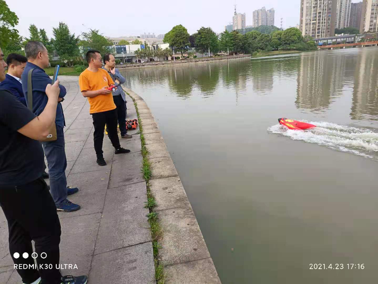 長沙市應急管理局丨R1水上救援機器人與P2水下機器人參與救援演練