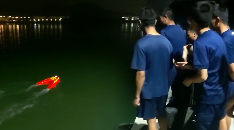 惠州消防支隊丨R1水上救援機器人參與救援演練